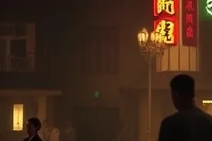 候机厅落地窗与起降航班